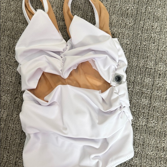 White Ruched dance leotard - Picture 3 of 4